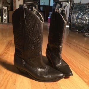 Vintage style leather boots! Size 5.5